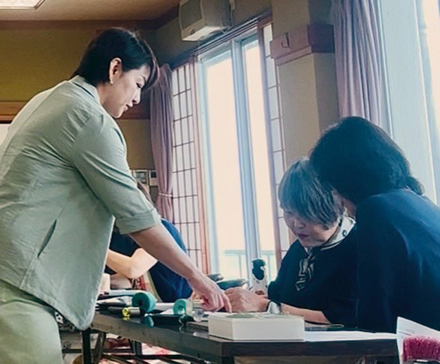 糸かけアート体験を開催しました