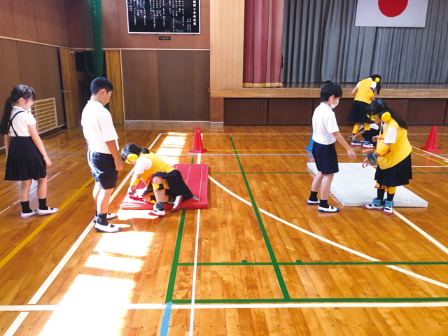 勝間小学校　福祉教育