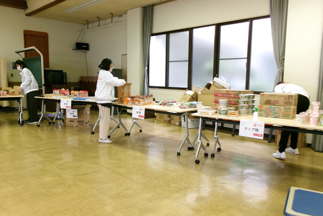 フードパントリーの実施